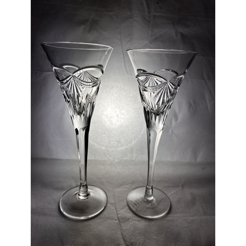 Two‎ Noble Experience Duchess pattern 9 1/4" Flutes Mint